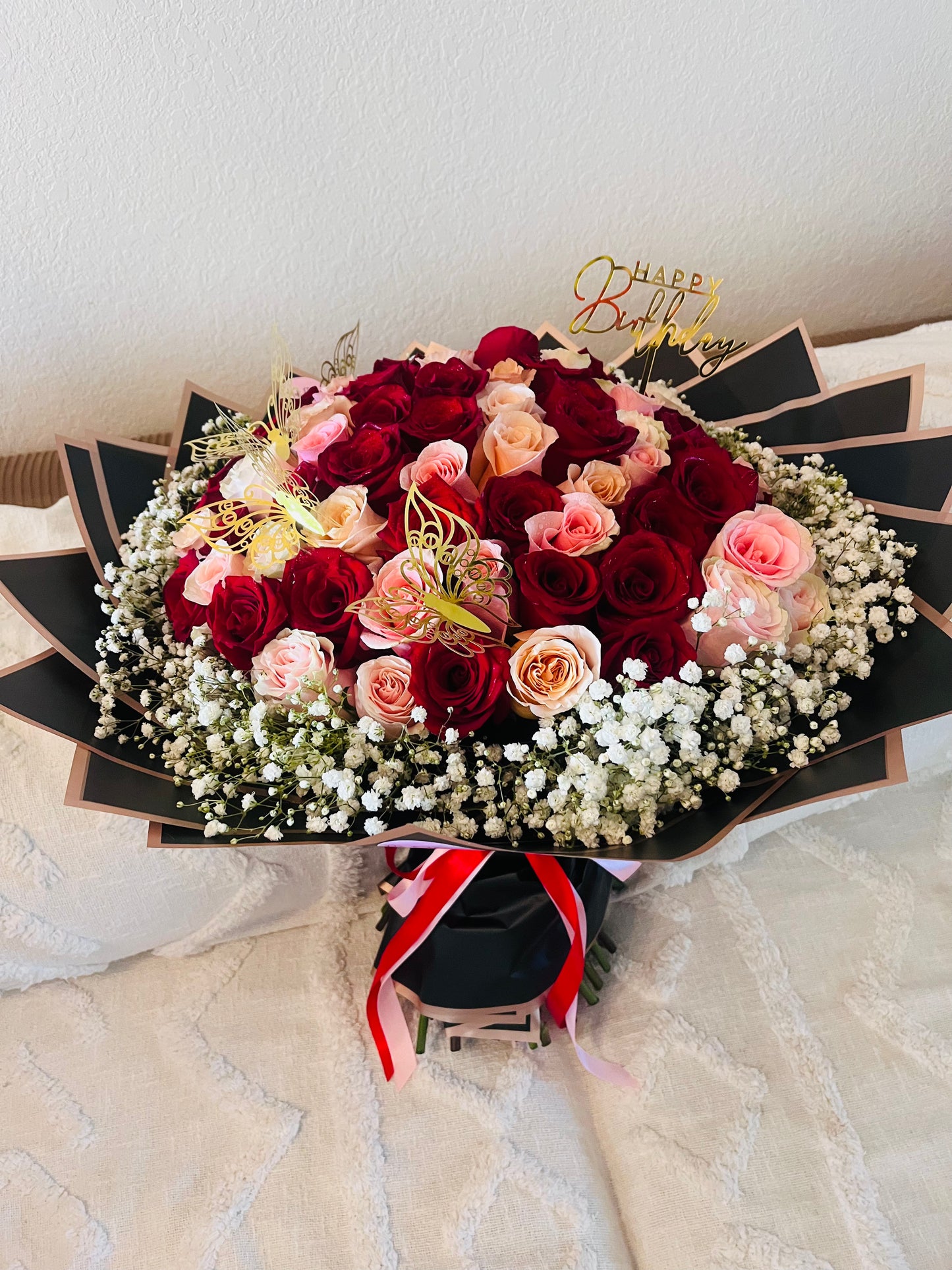 100 premium roses bouquet + baby breath