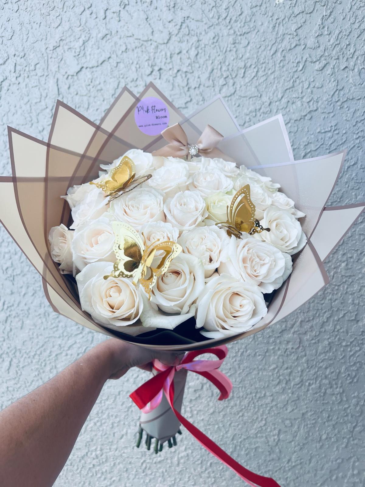 25 White Premium Roses Bouquet