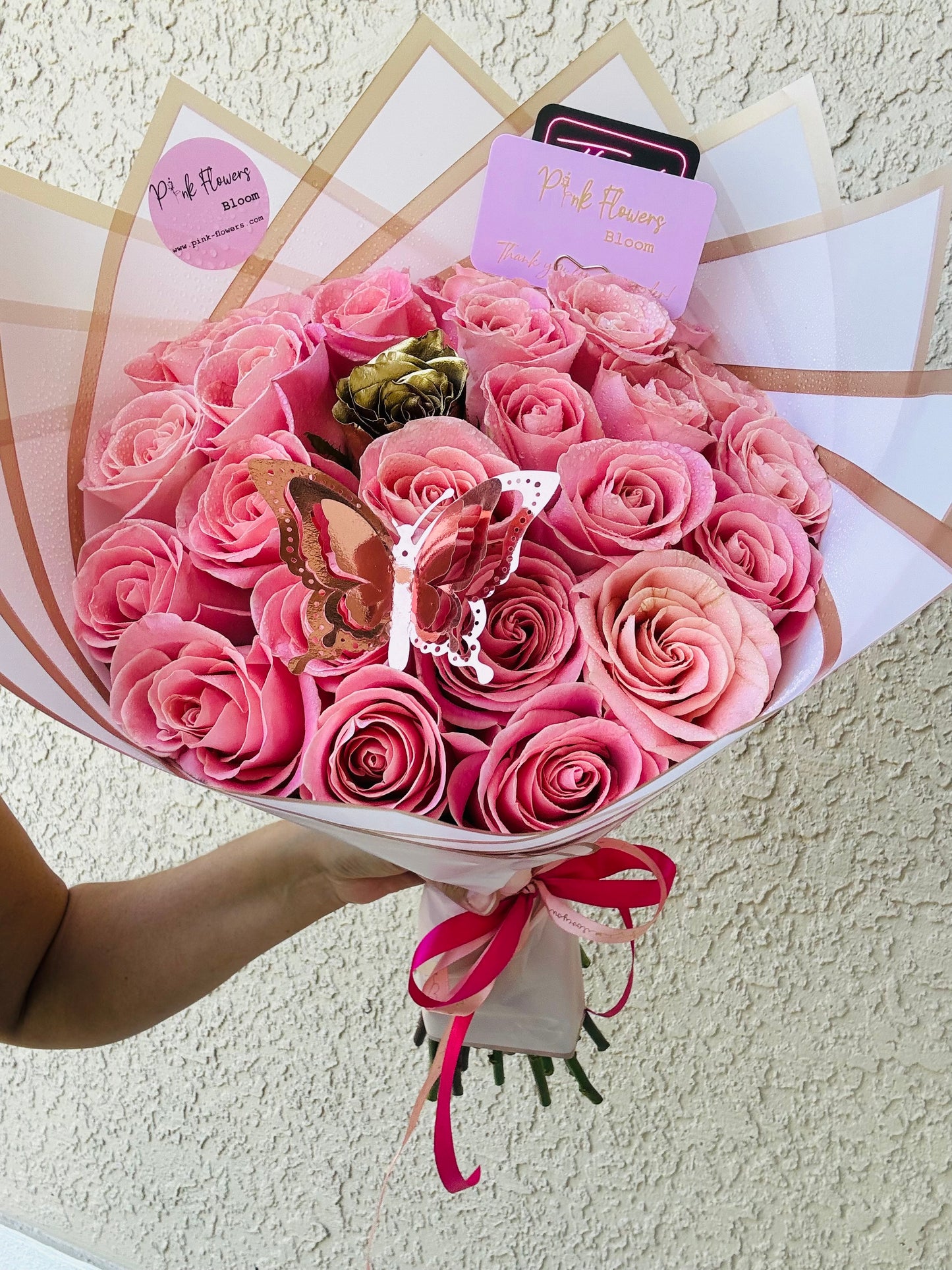 25 Pink Premium Roses Bouquet