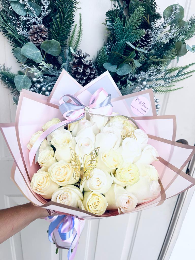 25 White Premium Roses Bouquet