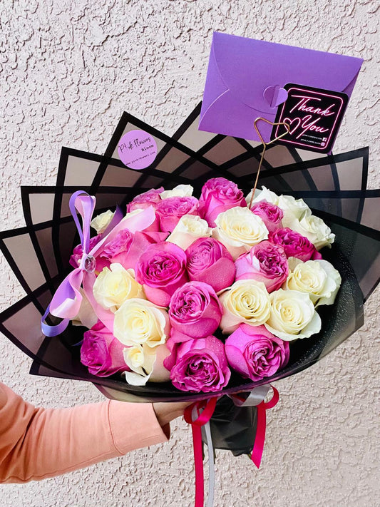 25 White and Purple Premium Roses